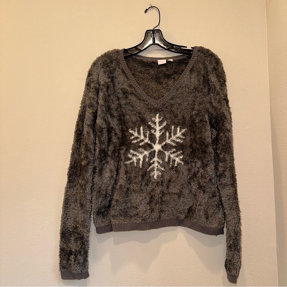 Make + Model Fuzzy Gray V-Neck Sweater